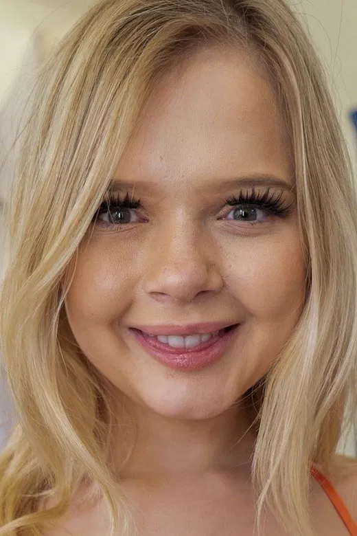 Coco Lovelock Age, Weight, Height, and Physical Appearance