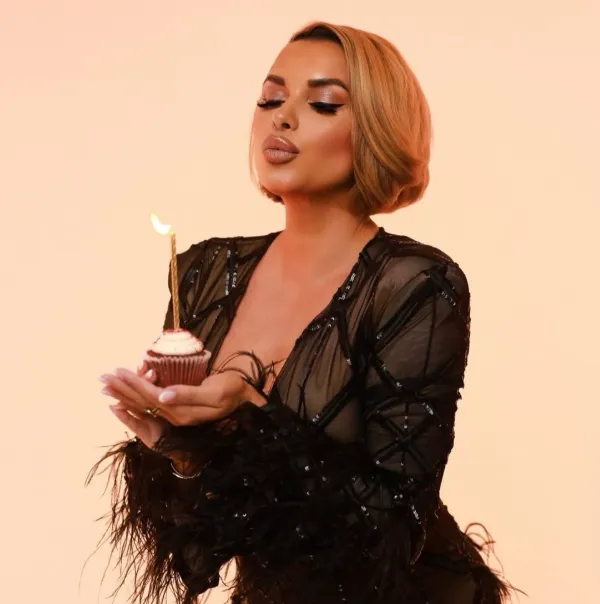 Joy Taylor Husband, Age, Height, Weight, Net Worth, Career, And More