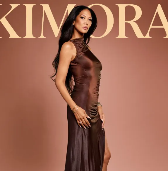 Kimora Lee Simmons Age, Net Worth, Height, Family, Career, and Lifestyle
