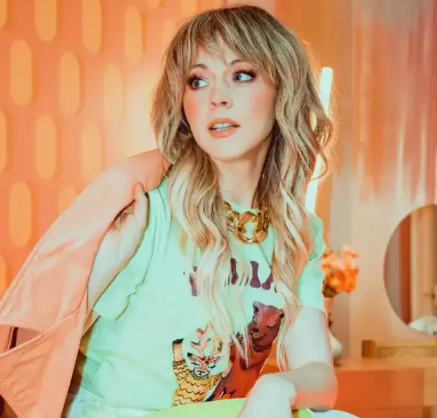 Lindsey Stirling Husband Relationship Status, Net Worth, Age, Height, Career & Personal Life 