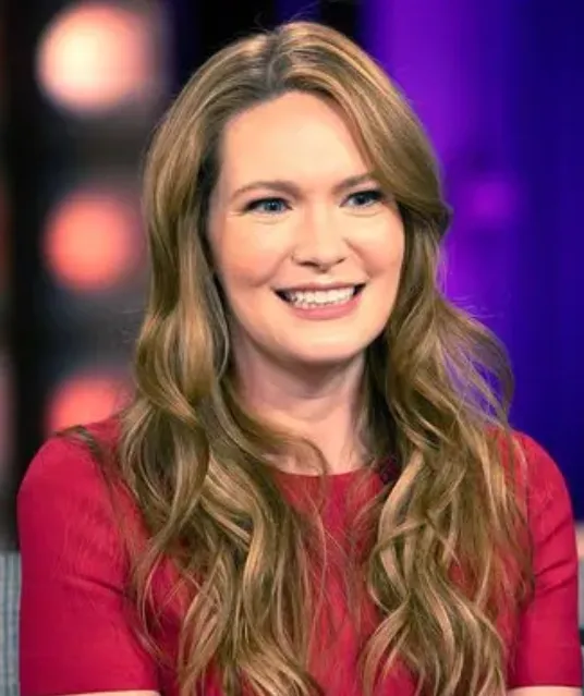 Sarah J. Maas Husband Everything About Her Marriage, Family, Net Worth & Personal Life